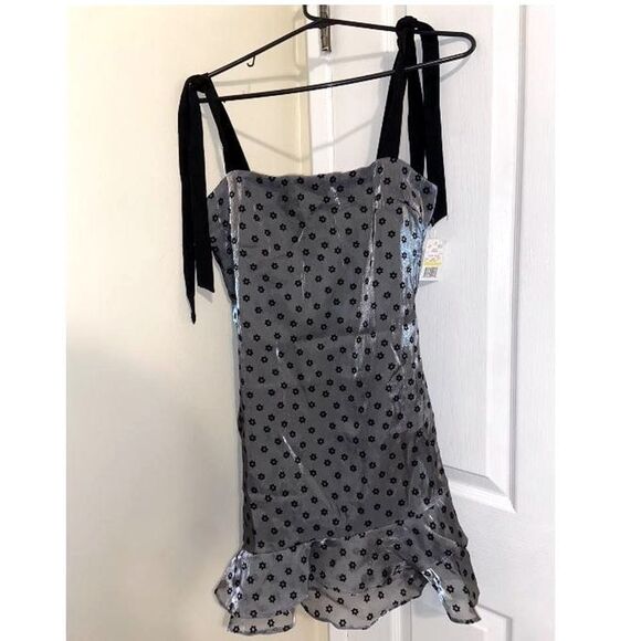 Steve Madden Dresses & Skirts - Brand New Grey and Black Floral dress